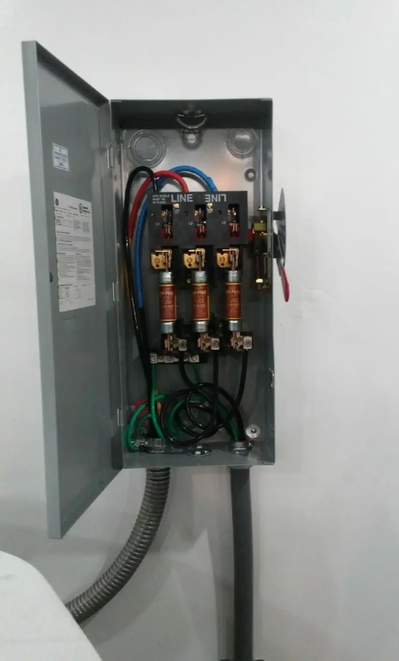 Three-phase disconnect switch installed for Smoke Detector Installation in Broadview Heights